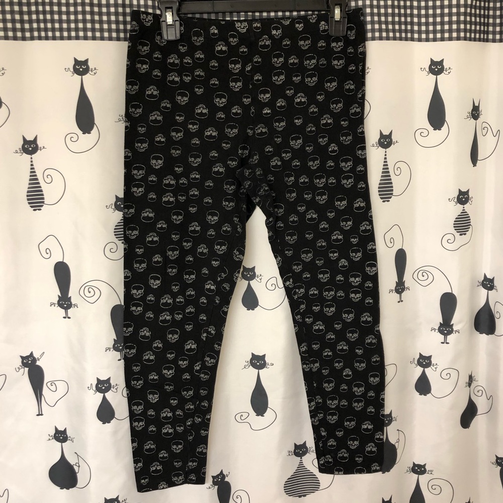 Rue21 black skull leggings
